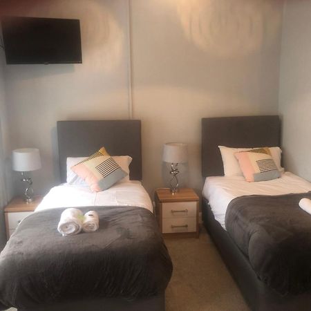 فندق The Bowers Bar & Restaurant بالينروب المظهر الخارجي الصورة