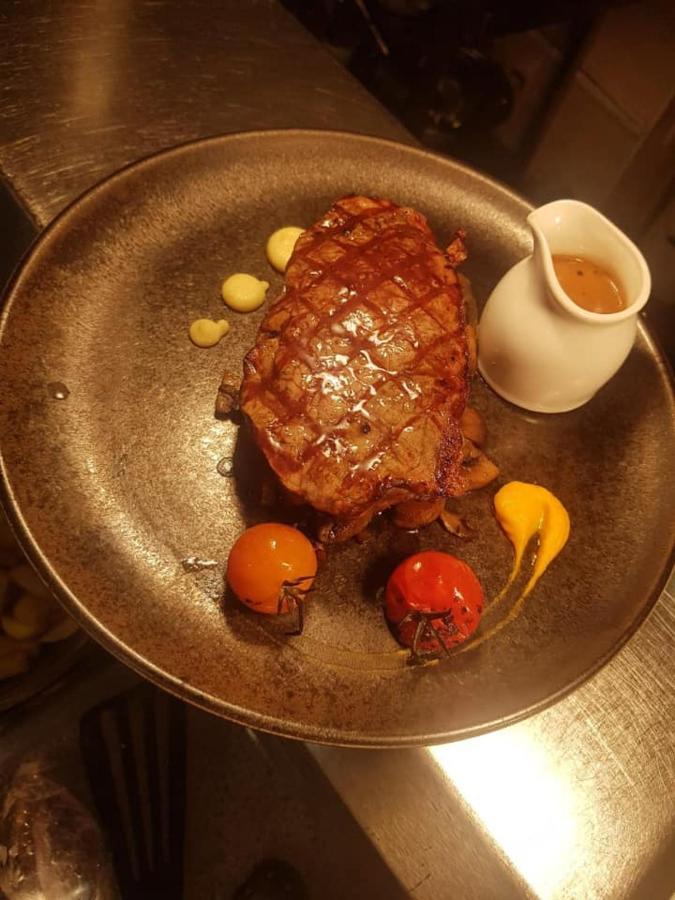 فندق The Bowers Bar & Restaurant بالينروب المظهر الخارجي الصورة