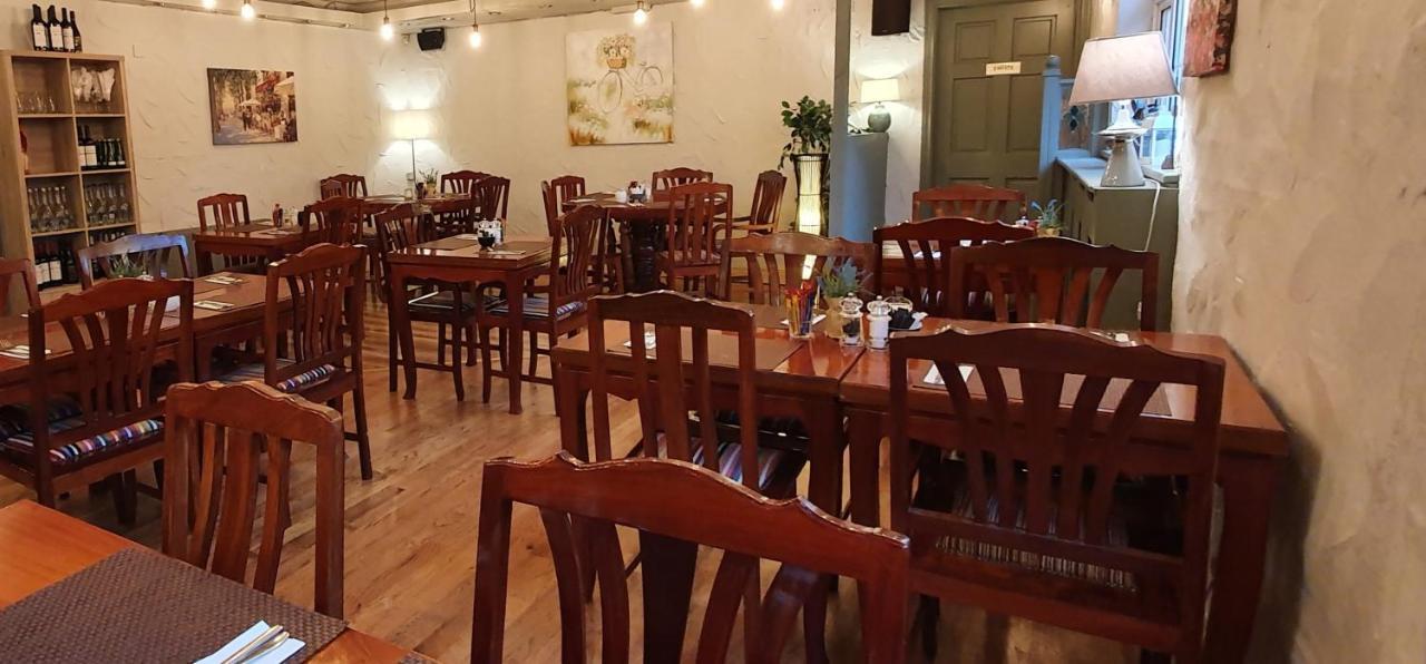 فندق The Bowers Bar & Restaurant بالينروب المظهر الخارجي الصورة
