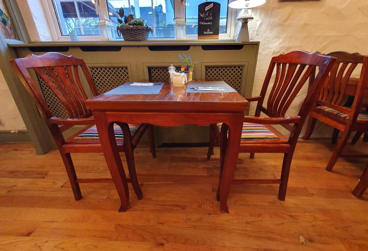 فندق The Bowers Bar & Restaurant بالينروب المظهر الخارجي الصورة